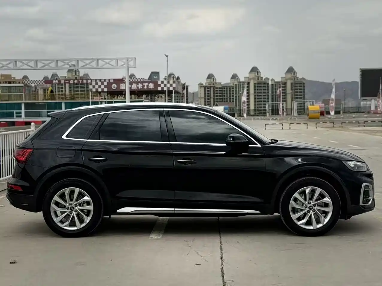 Audi Q5L 2023 40T Luxury Dynamic фото 8