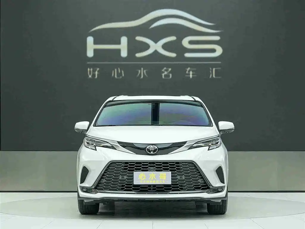 Toyota Granvia 2024 2.5L Hybrid Premium PLUS 4WD Edition фото 2