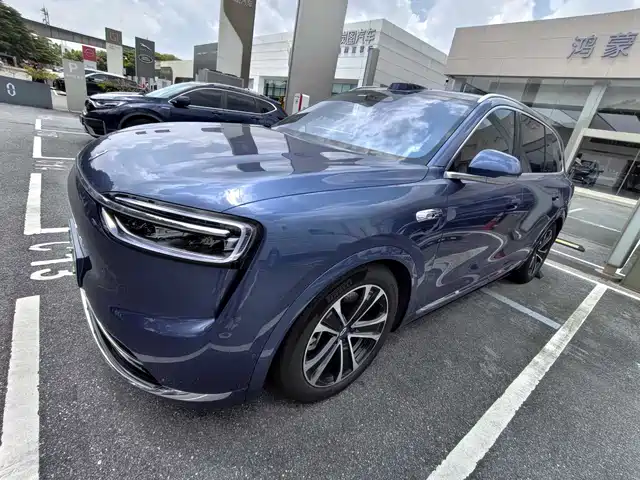 AITO Wenjie AITO M7 2025