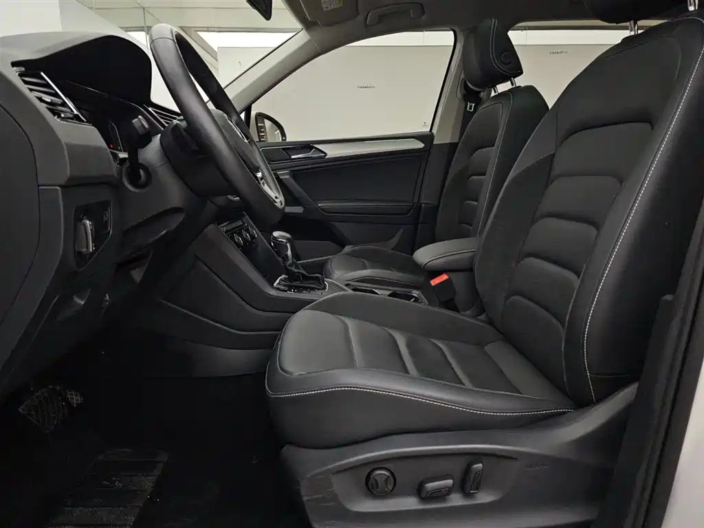 Volkswagen Tiguan L 2020 330TSI Auto 2WD Smart Luxury China VI фото 7