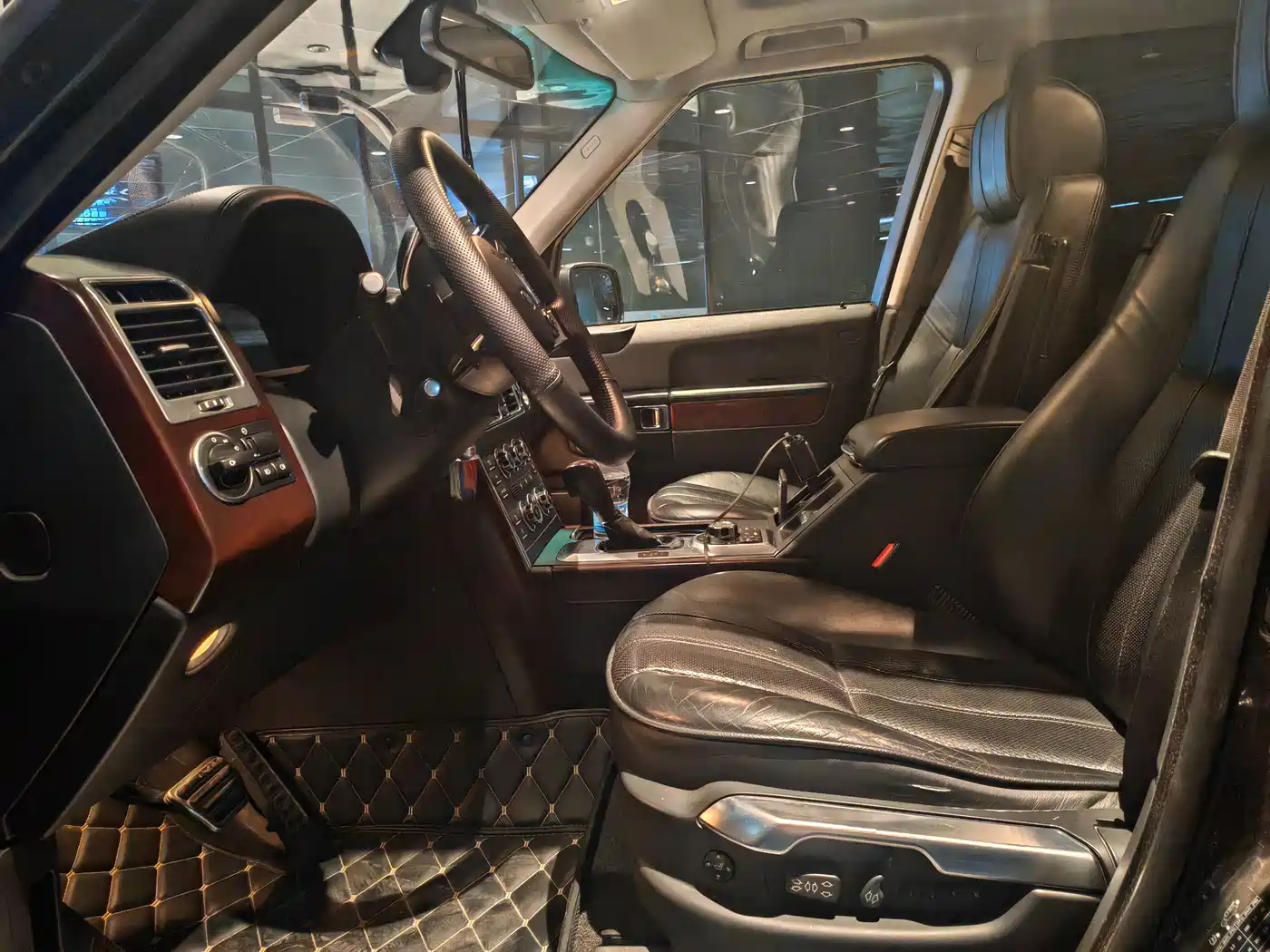 Land Rover Range Rover 2012 5.0 SC V8 фото 9