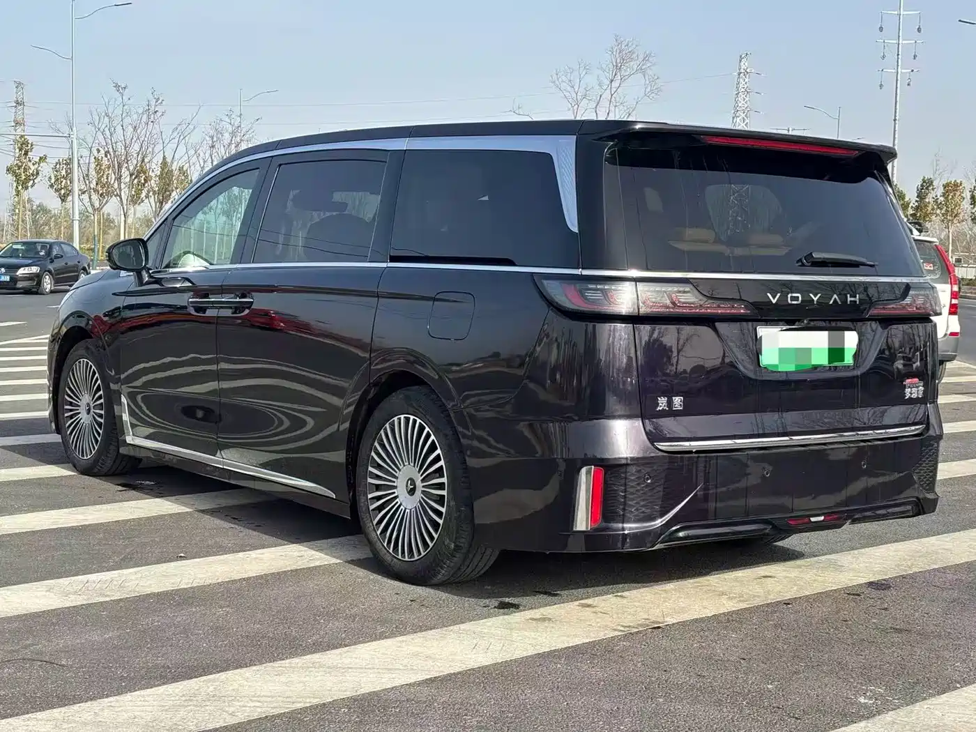 Voyah Auto Voyah Dreamer 2025 PHEV AWD Flagship Kunpeng Edition фото 10
