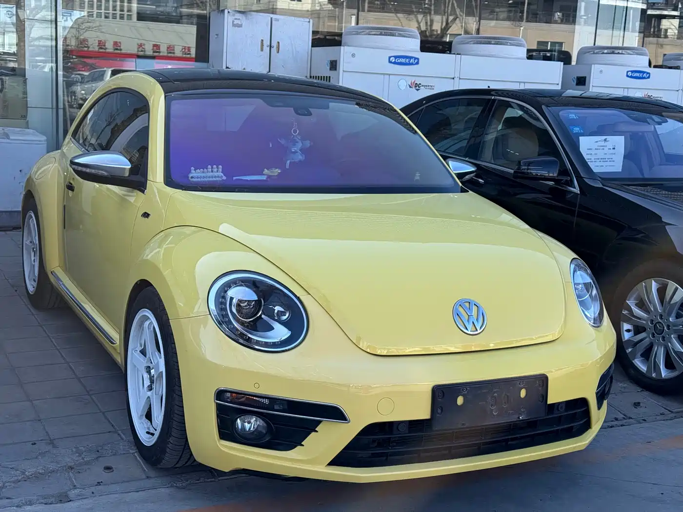Volkswagen Beetle 2013 1.4TSI R-Line фото 3