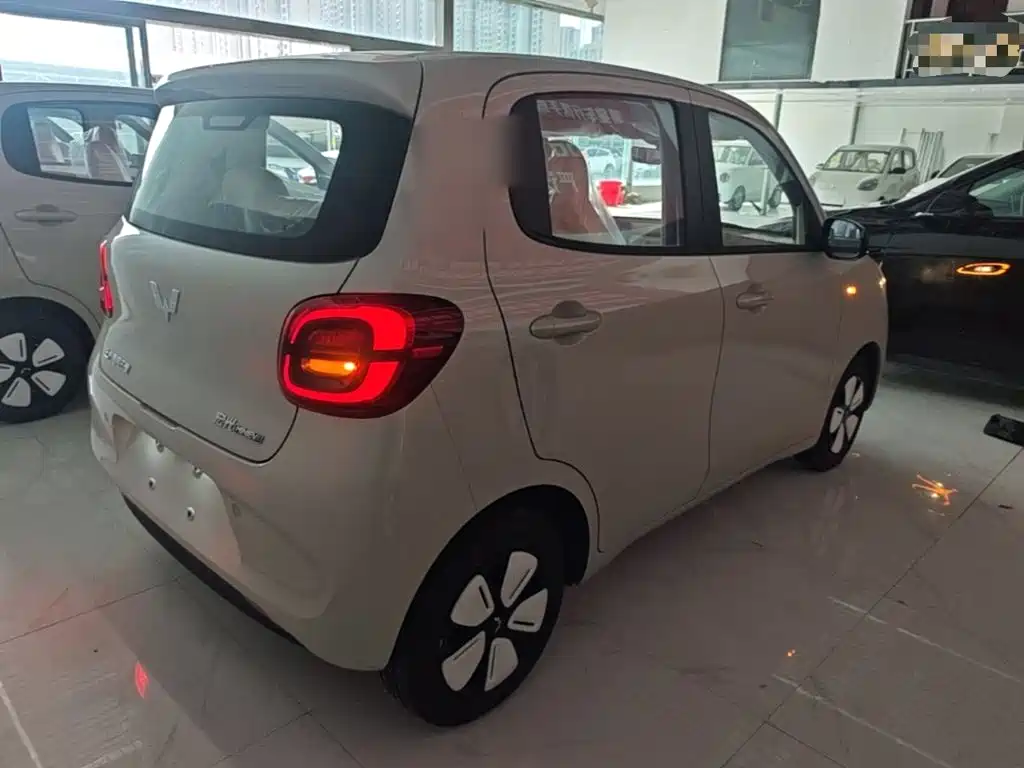 Wuling Motors Hongguang MINIEV 2026 2025 4-Door Advanced