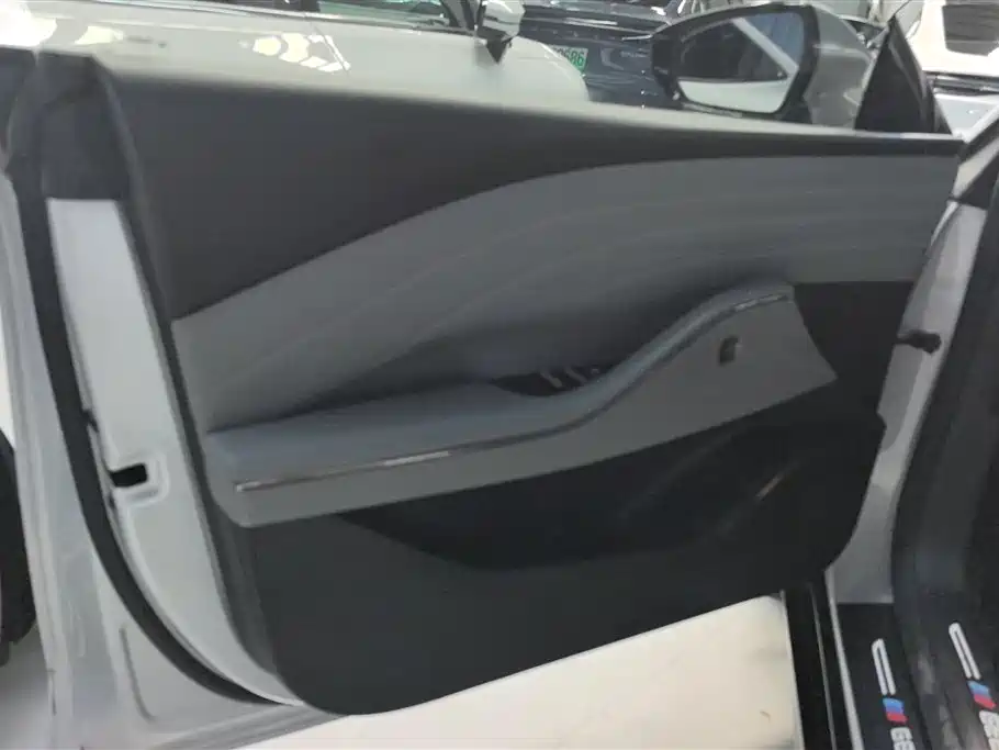 Geely Galaxy Galaxy E8 2025 575km Voyage Smart Drive Edition фото 7