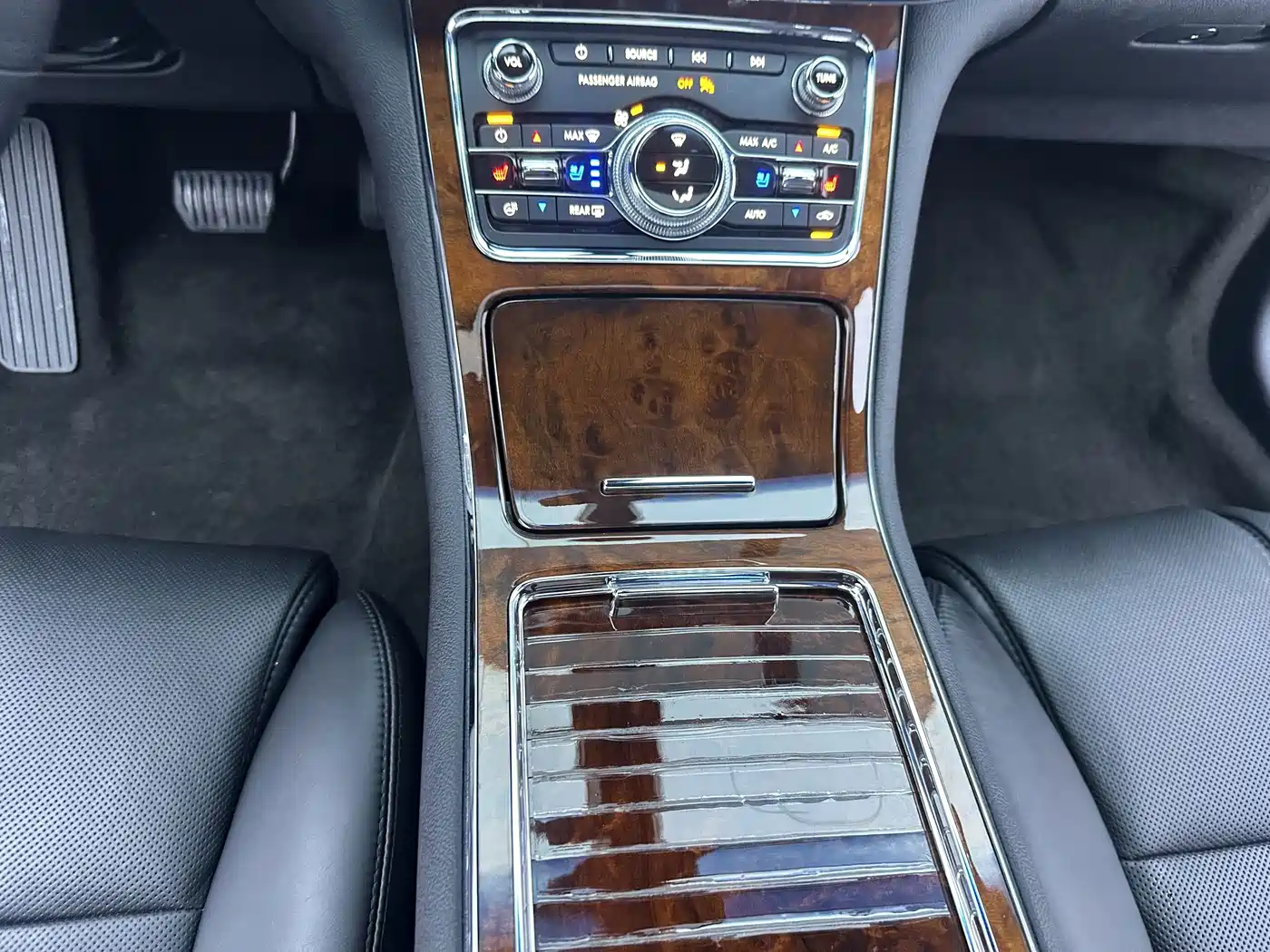 Lincoln Continental 2021 2019 2.0T 2WD Zunya Edition China VI