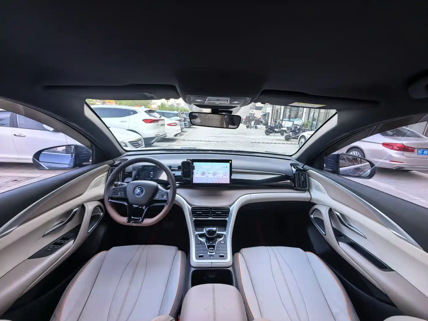 BYD Song Pro New Energy 2023 Champion Edition DM-i 71KM Pilot Model фото 6