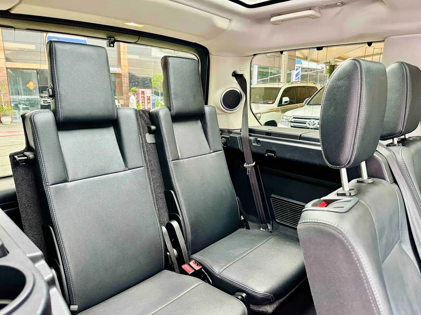 Фото 8 - Land Rover Discovery