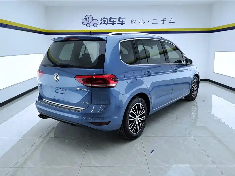 Volkswagen Touran 2016 Touran L 280TSI DSG Luxury фото 3