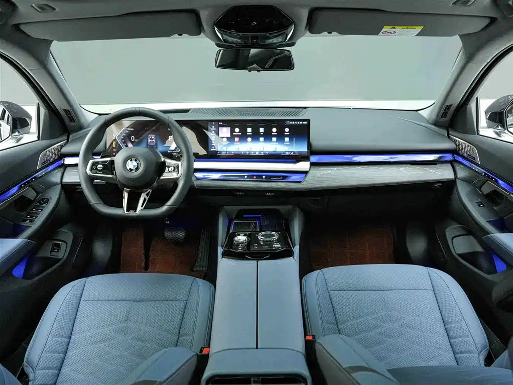 BMW 5 Series 2025 530Li Premium M Sport Package фото 6