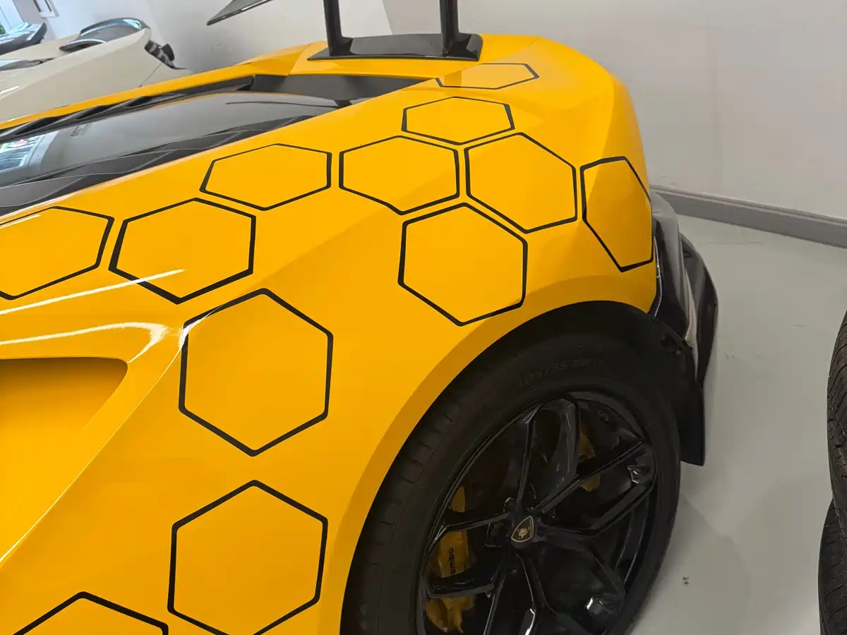 LAMBORGHINI HURACÁN