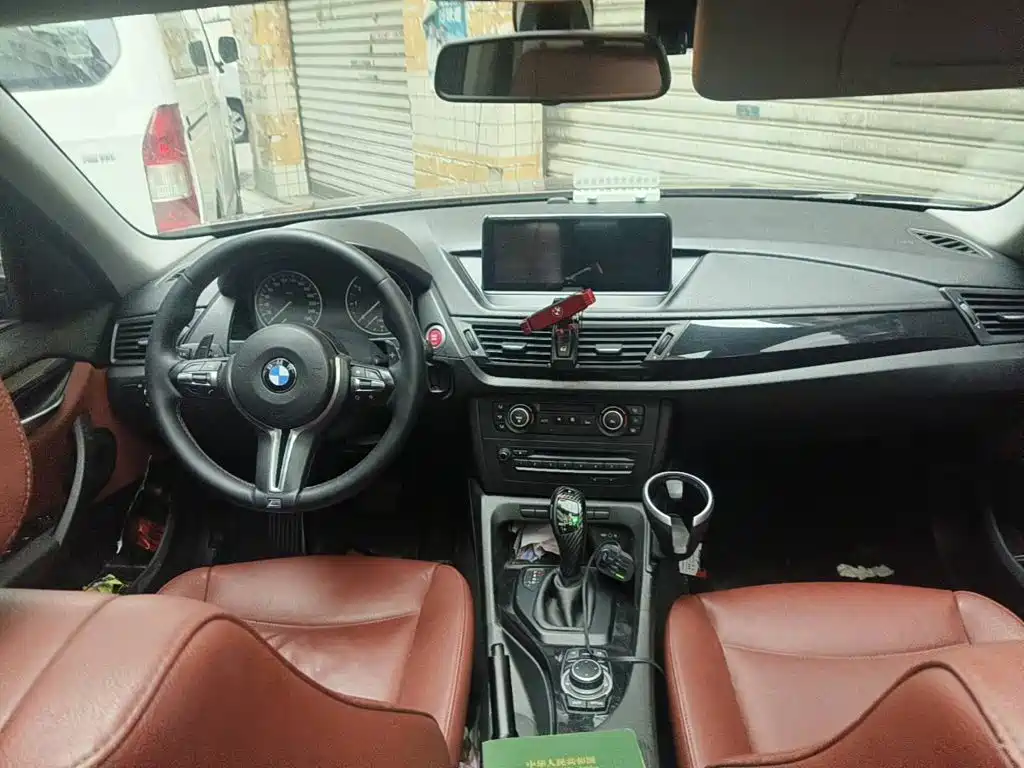 Фото 12 - BMW X1 (Import)