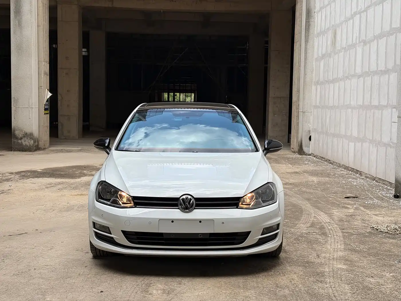 Volkswagen Golf 2017 230TSI Auto Comfort Millionth Anniversary Edition фото 2