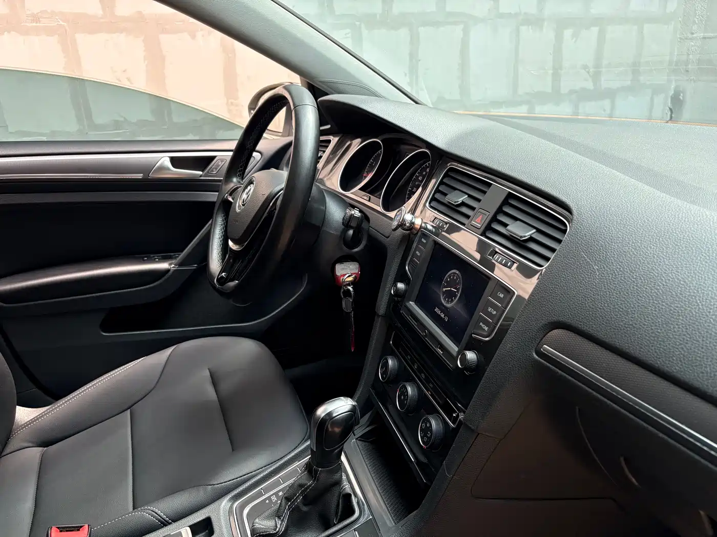 Volkswagen Golf 2017 230TSI Auto Comfort Millionth Anniversary Edition фото 13