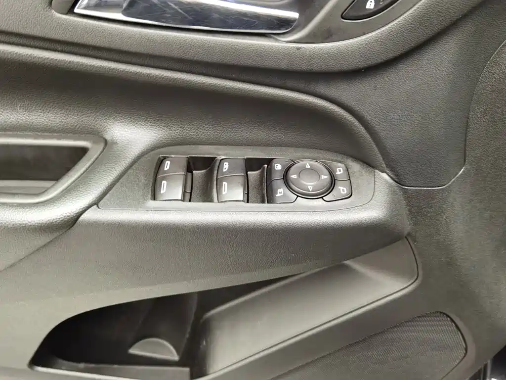 Chevrolet Equinox, миниатюра 9