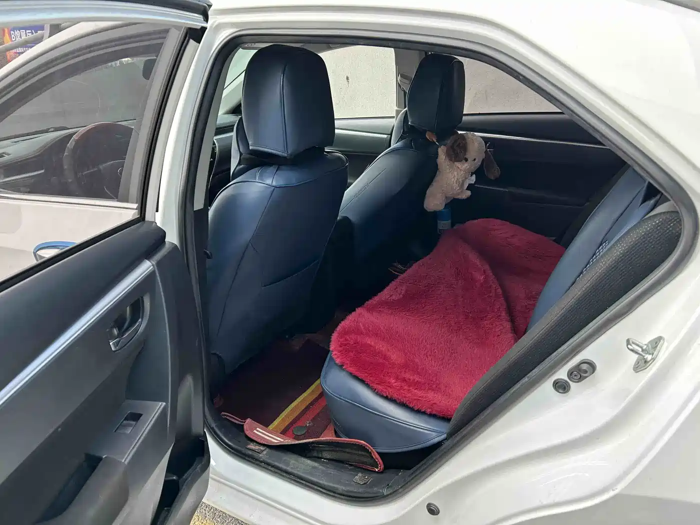 Toyota Corolla 2017 Facelift 1.6L S-CVT GL фото 3