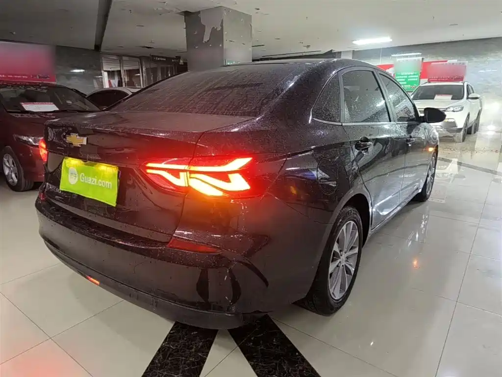 CHEVROLET CRUZE