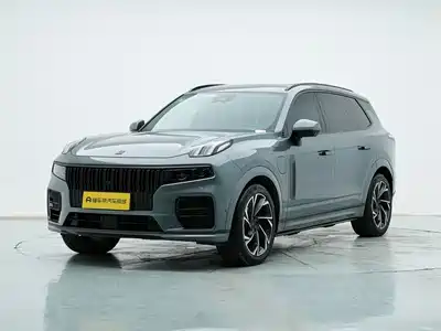 Lynk & Co 09