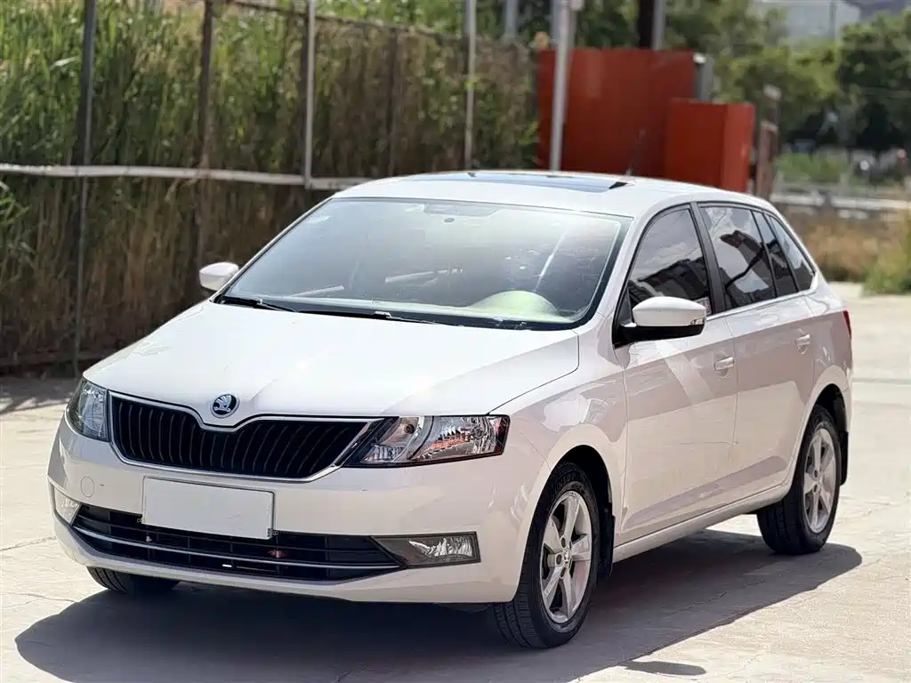 Škoda Skoda Rapid Spaceback 2018 1.6L Automatic Comfort