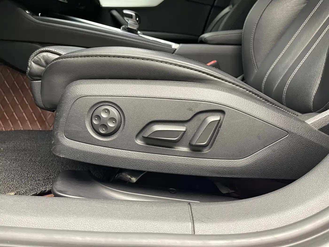Audi A4L 2022 40 TFSI Luxury Dynamic фото 23