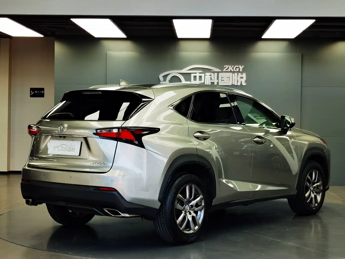 Фото 9 - Lexus NX
