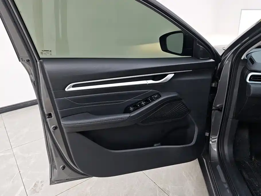 Фото 7 - Geely Emgrand