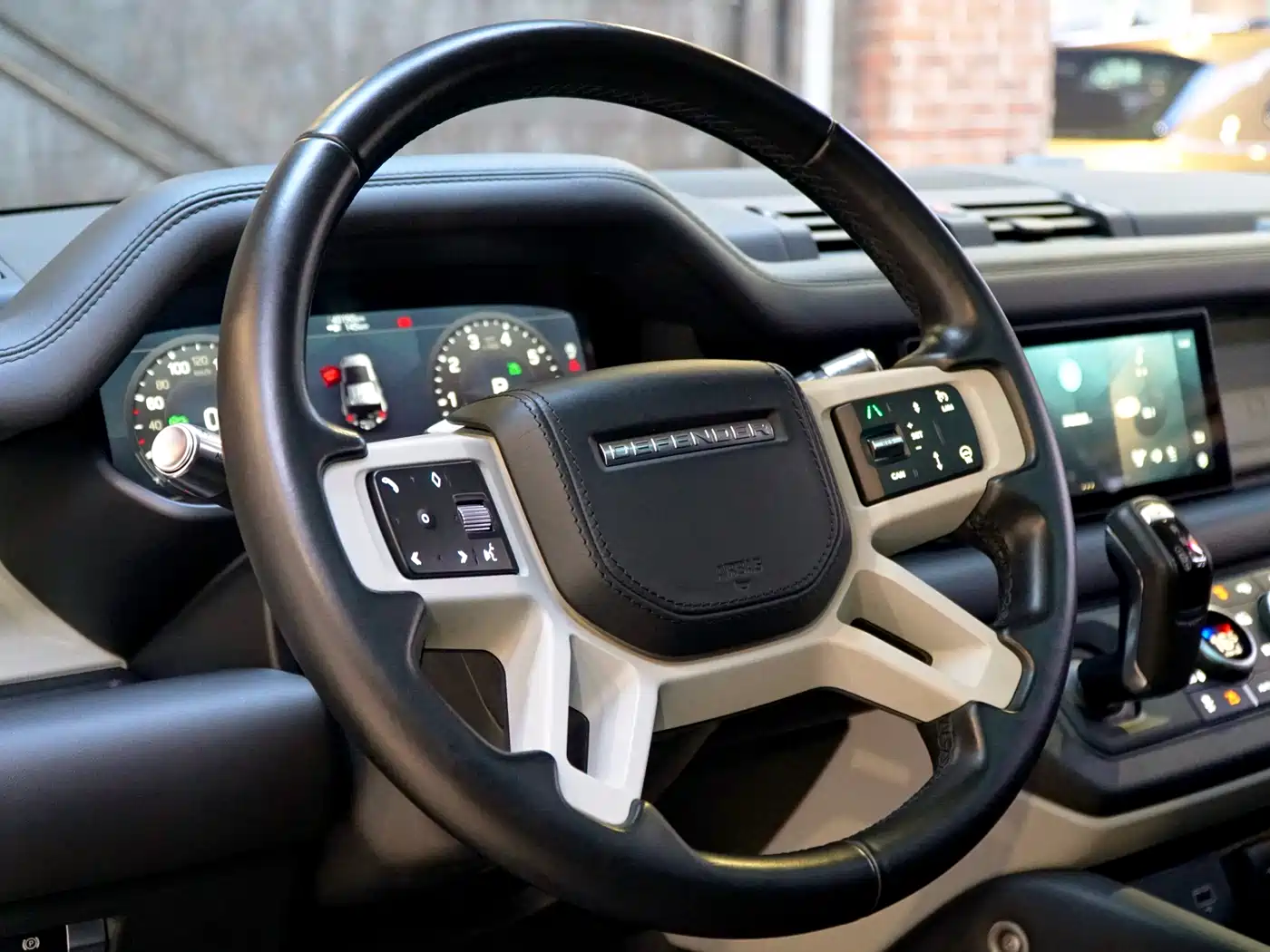 Land Rover Defender 2021 110 P400 X-DYNAMIC HSE фото 17