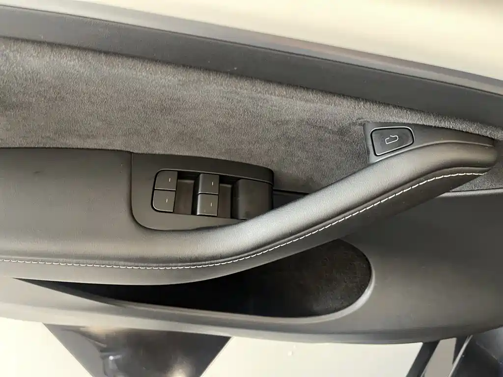 Фото 25 - Tesla Model Y
