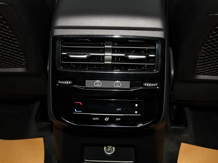 Audi Q6 2024 40 TFSI quattro Cloud View Yulin Package 7-seater фото 23