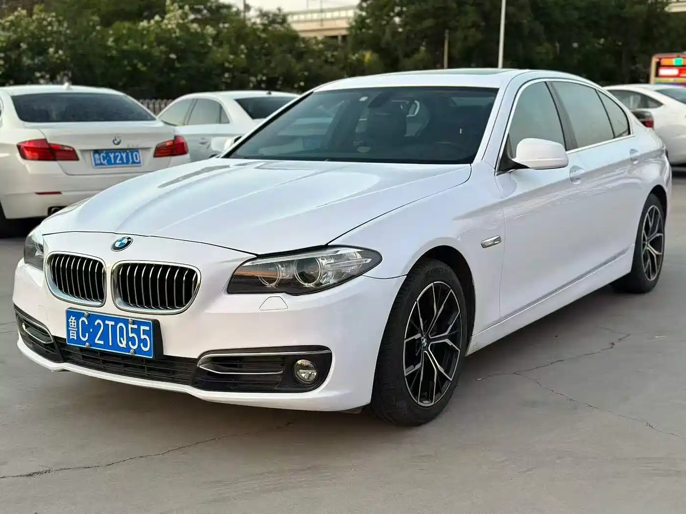 Photo 1 - BMW 5 Series