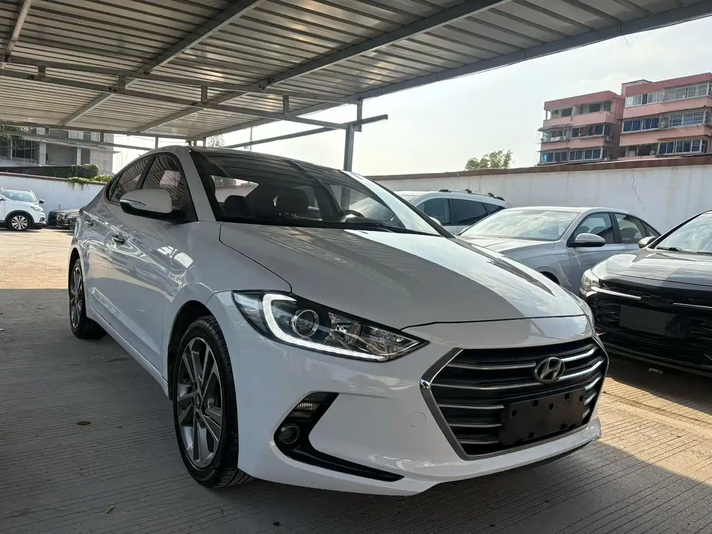 Hyundai Elantra 2016 Model 1.6L Automatic Smart Elite фото 2