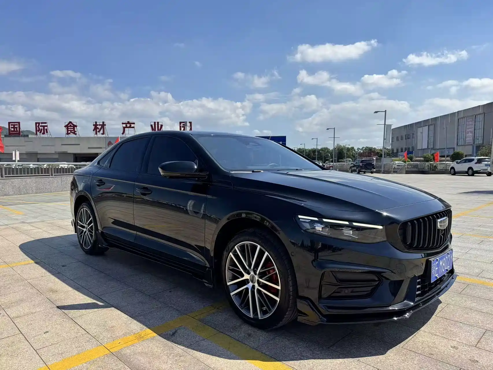 Фото 3 - Geely Preface