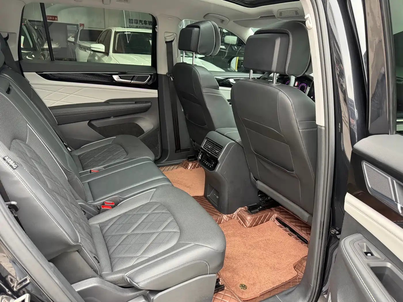 Volkswagen Teramont 2024 380TSI 4WD Prestige Luxury Edition фото 8