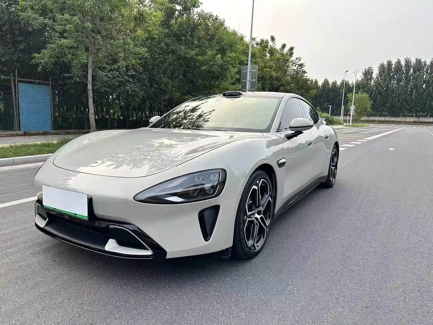 Xiaomi SU7 2024