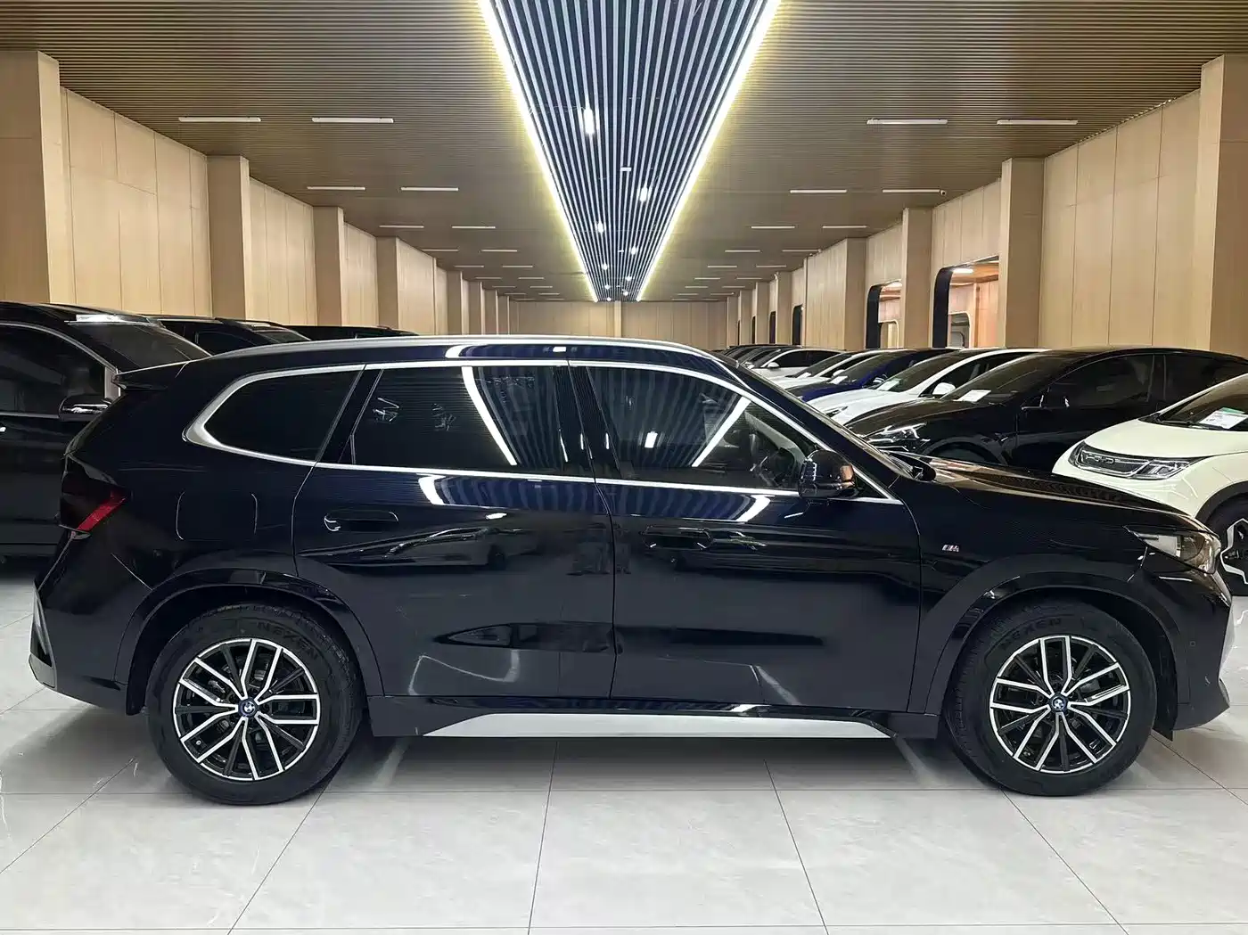 BMW iX1 2025 2025 eDrive25L M Sport Package