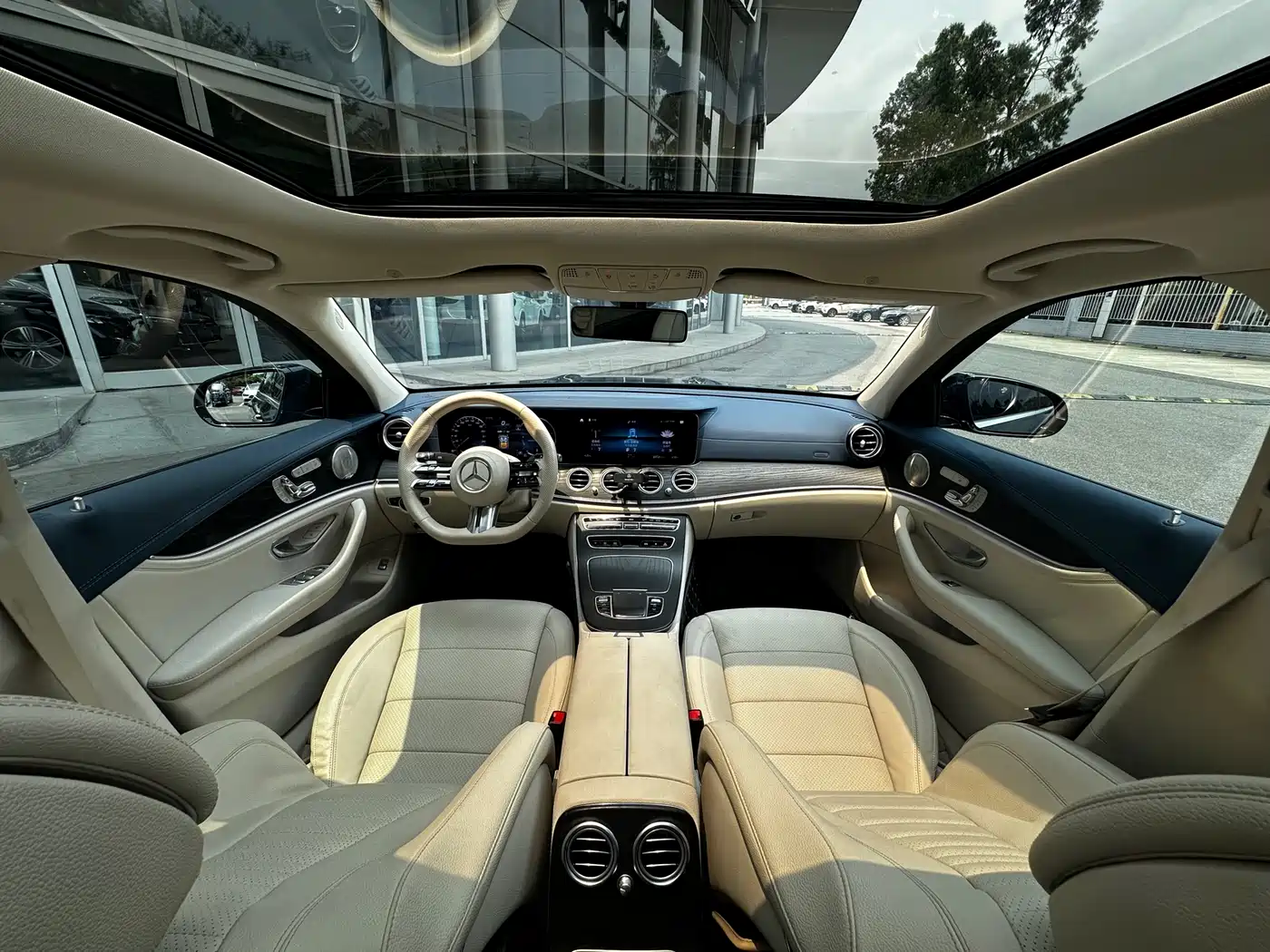 Mercedes-Benz E-Class 2023 E 300 L Sport Luxury фото 3