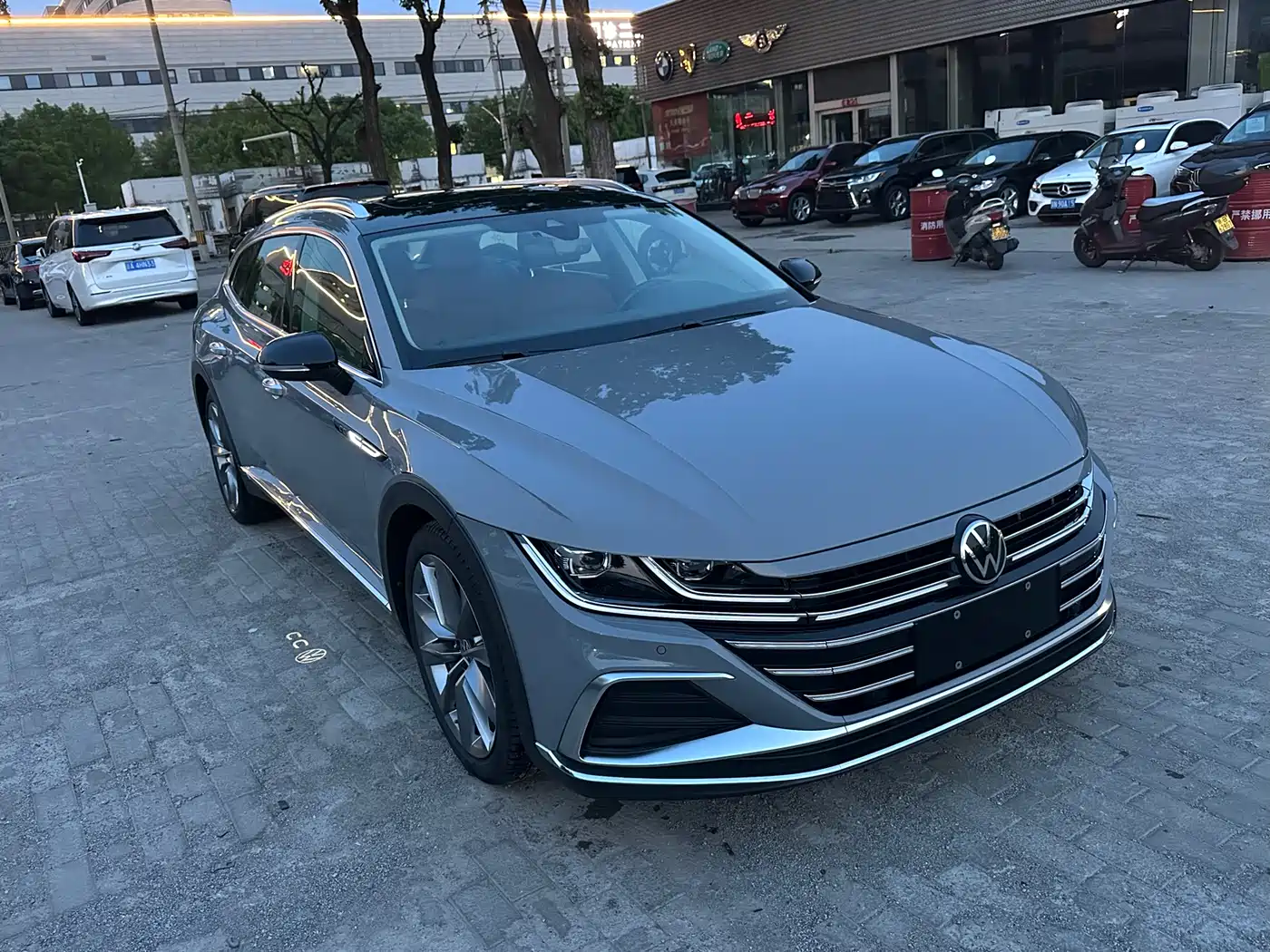 Volkswagen FAW-Volkswagen CC 2024 Shooting Brake 380TSI Hunter Edition фото 3