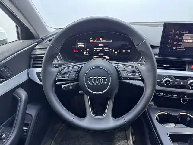 Фото 10 - Audi A4L