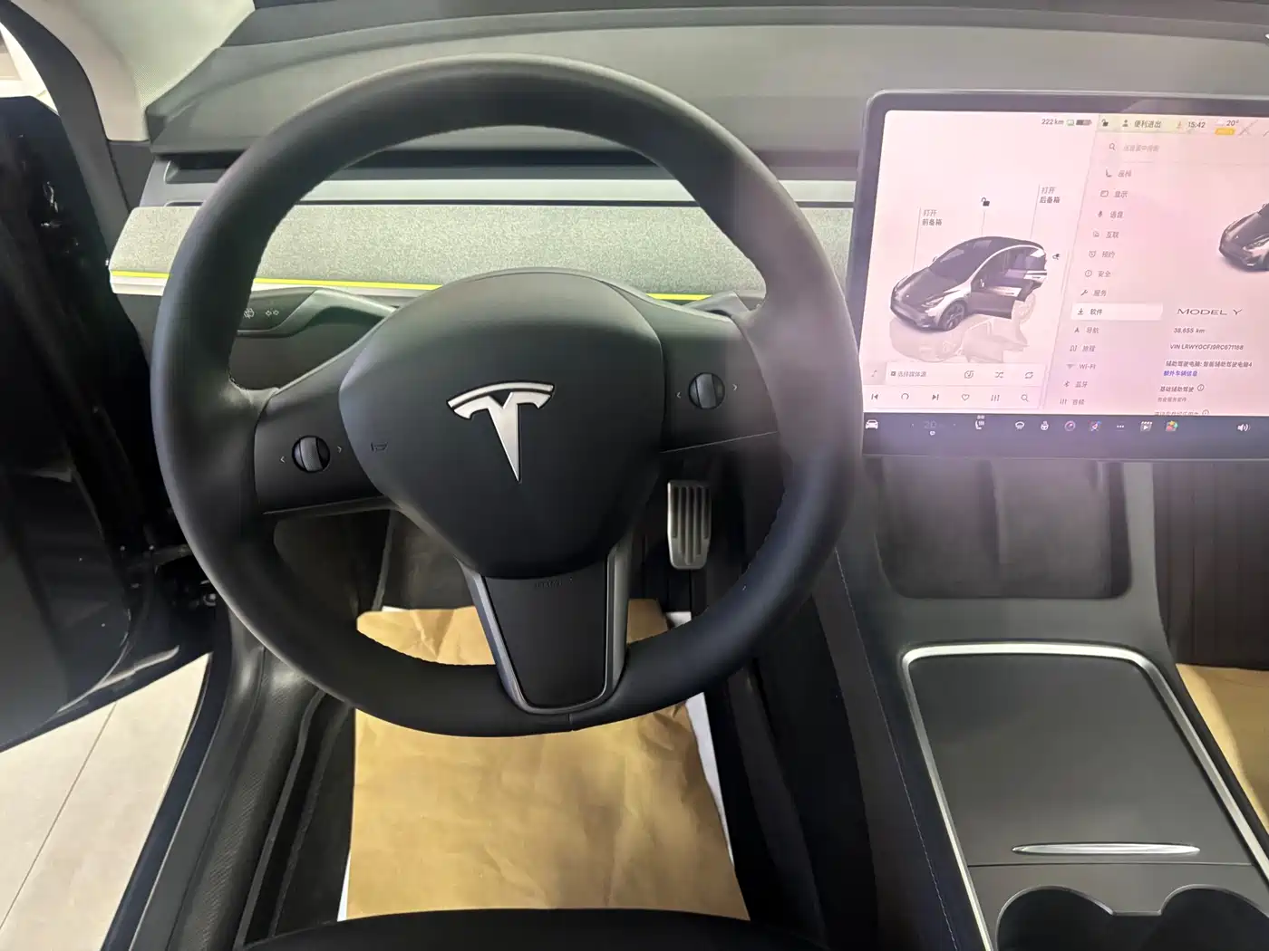 TESLA MODEL Y