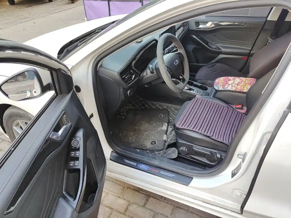 Photo 17 - Ford Focus