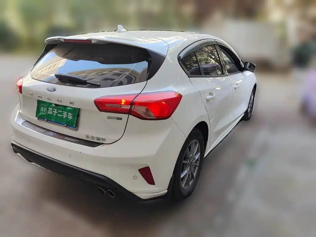 Ford Focus 2022 2021 Hatchback EcoBoost 180 Auto Trend
