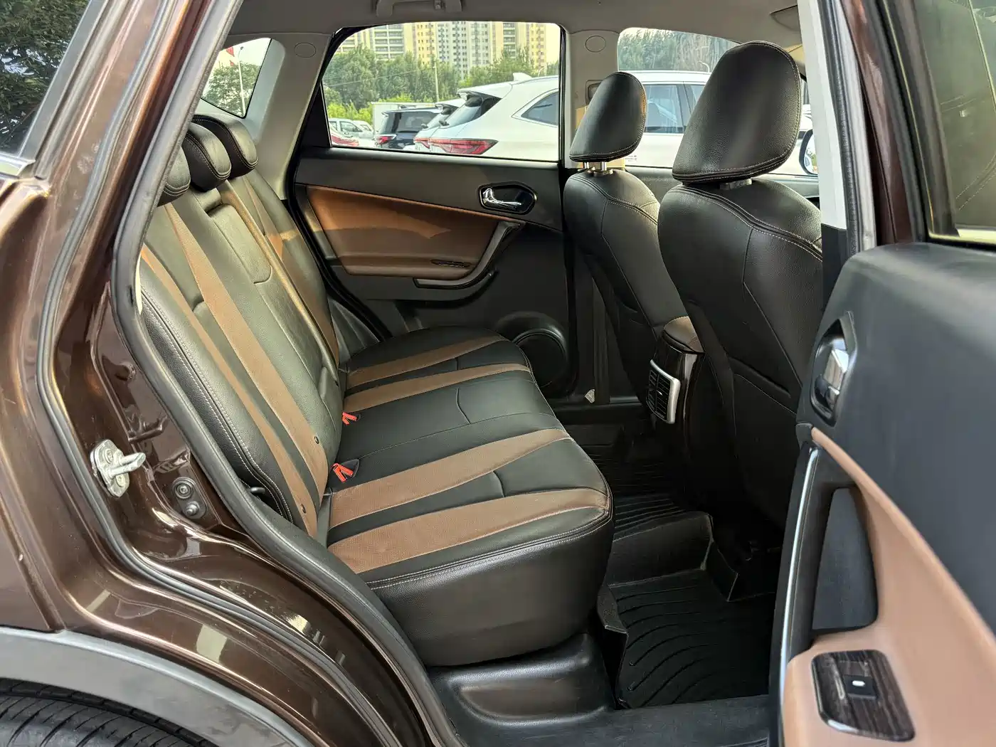 GAC Trumpchi Trumpchi GS5 Super 2015 2015 1.8T Automatic 4WD Luxury Navigation Edition
