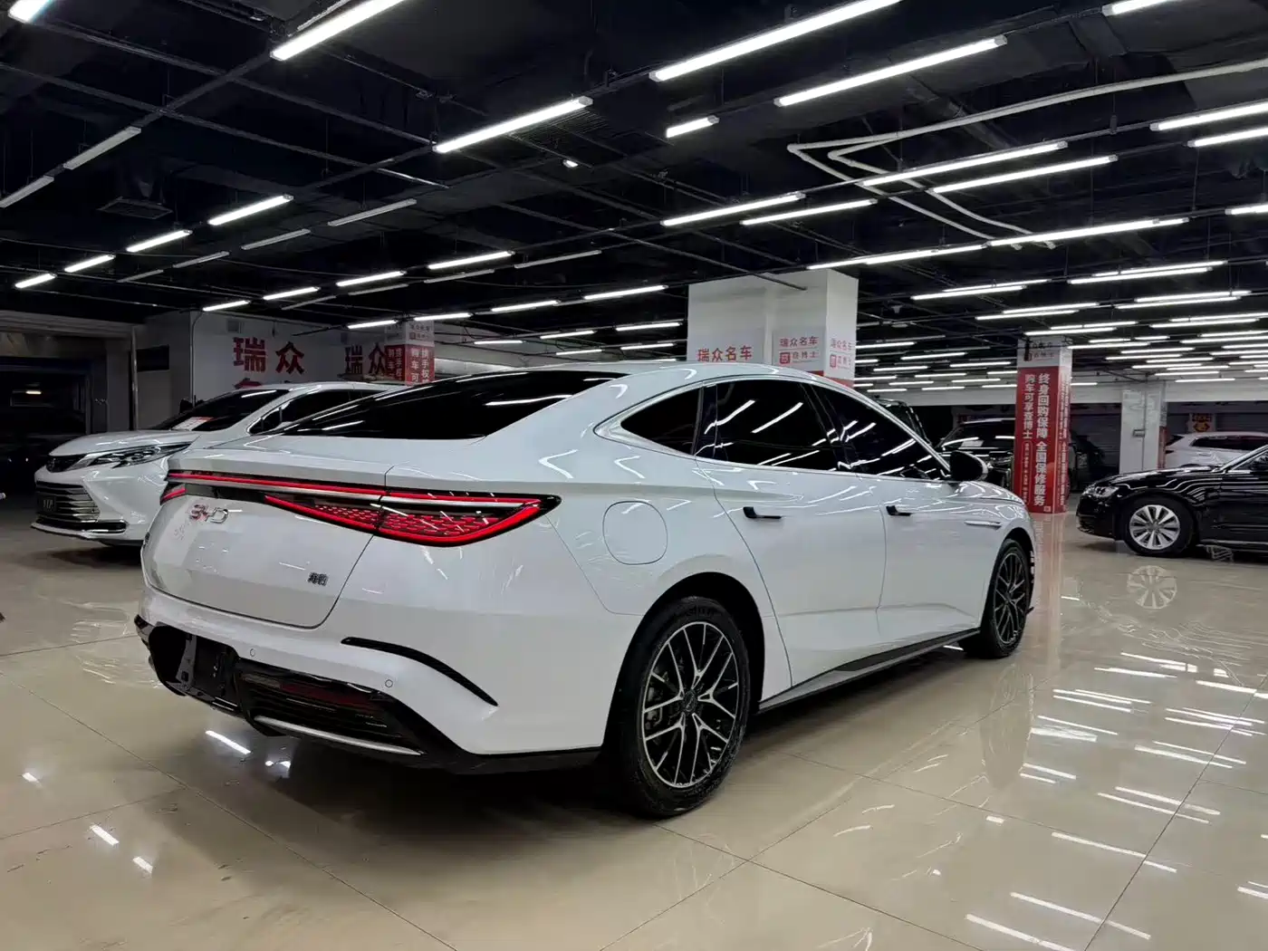 BYD Seal 2023 DM-i 1.5L 121km Premium фото 5