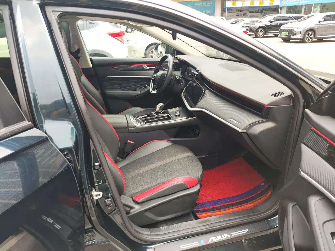 DONGFENG YI HYUN MAX