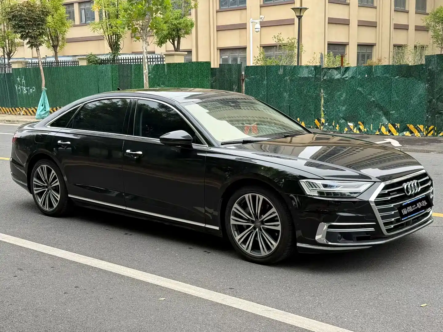 Фото 3 - Audi A8