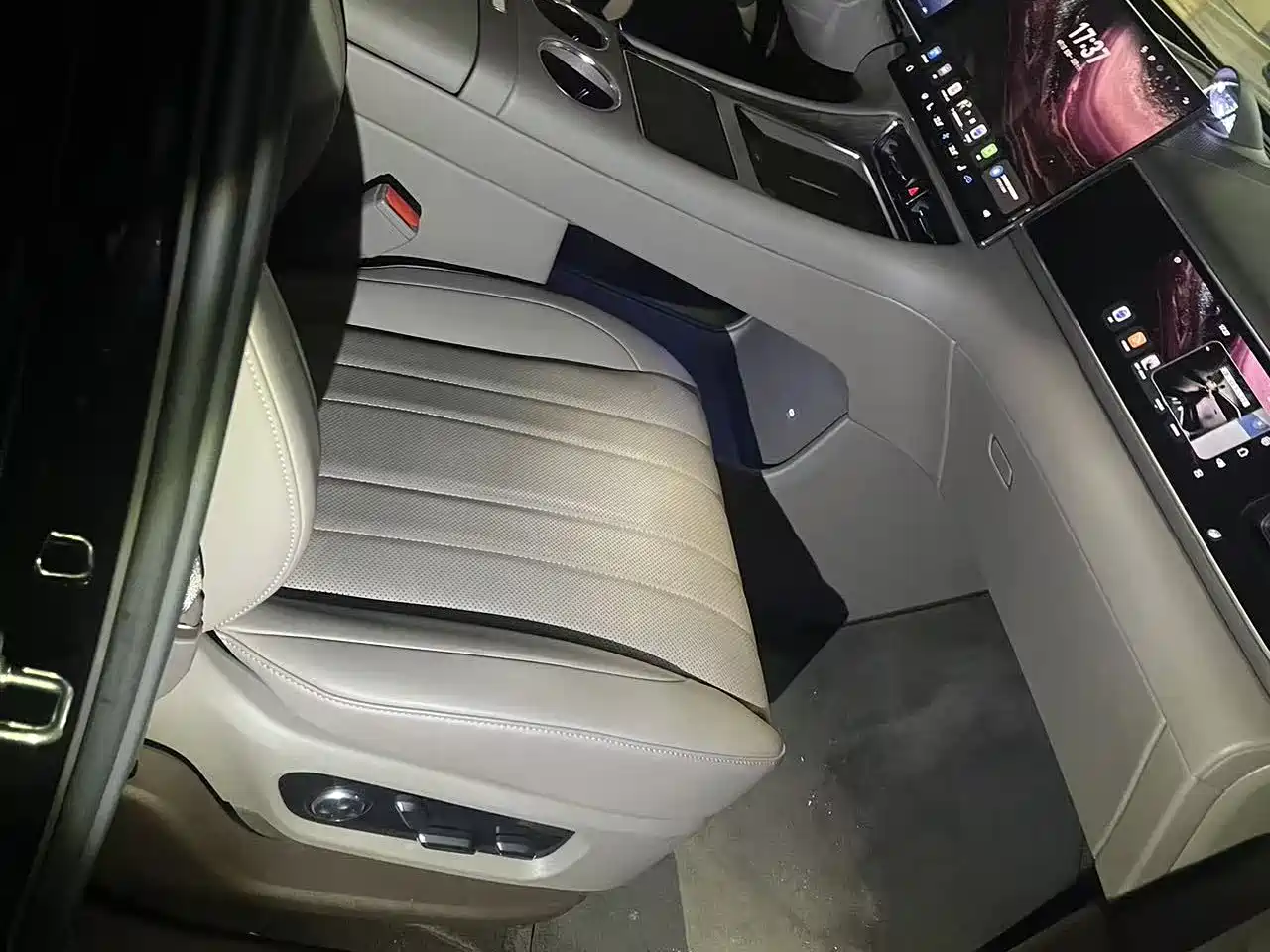 AITO Wenjie AITO M7 2026 Extended Range Ultra AWD 5-Seater фото 4