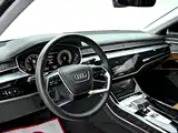 Photo 15 - Audi A8