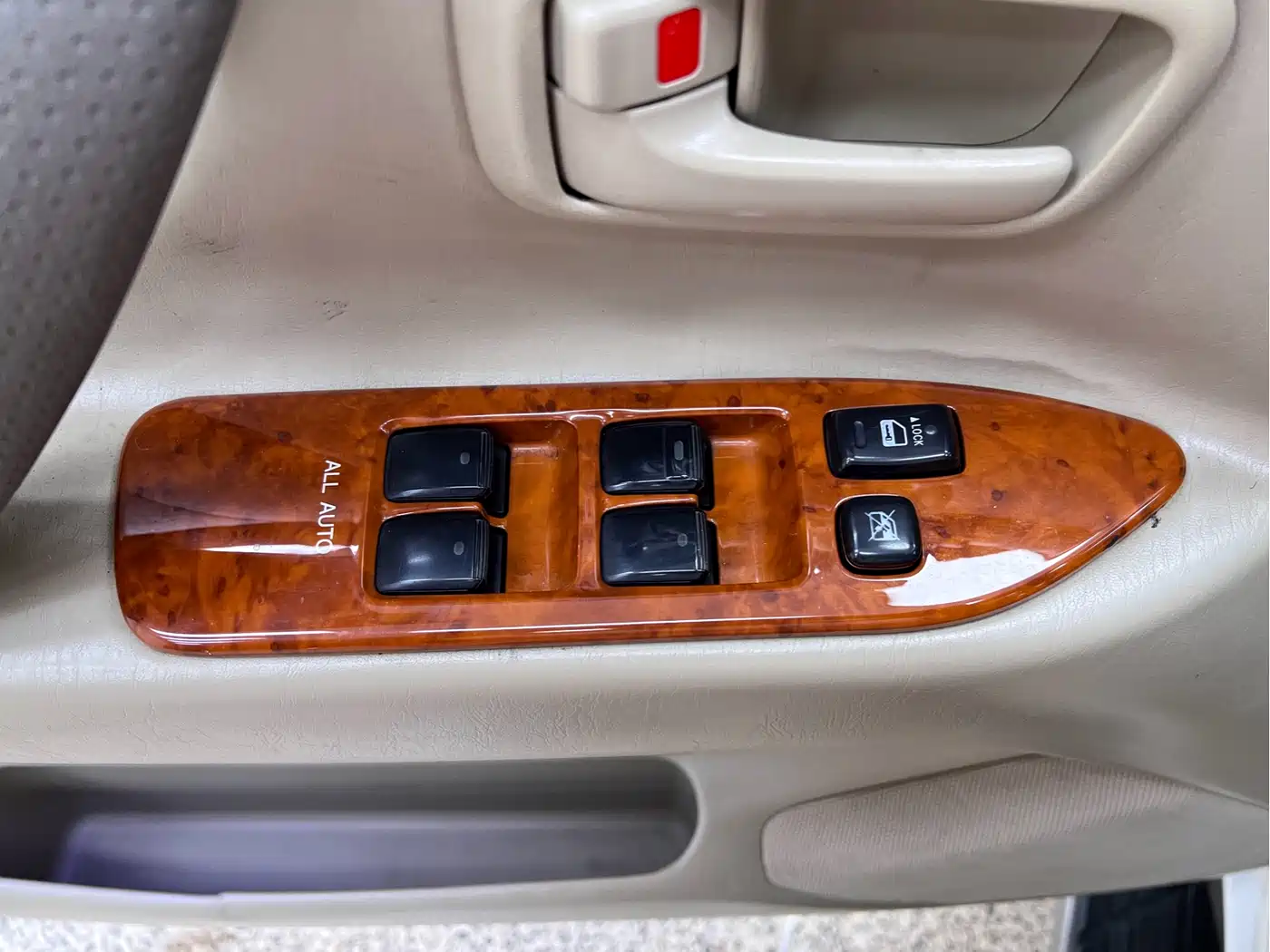 Toyota Land Cruiser 2005 Model 4.7L Automatic VX-R Luxury DVD Edition фото 29