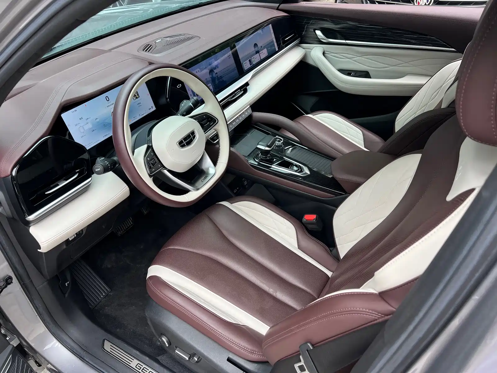 Фото 9 - Geely Monjaro