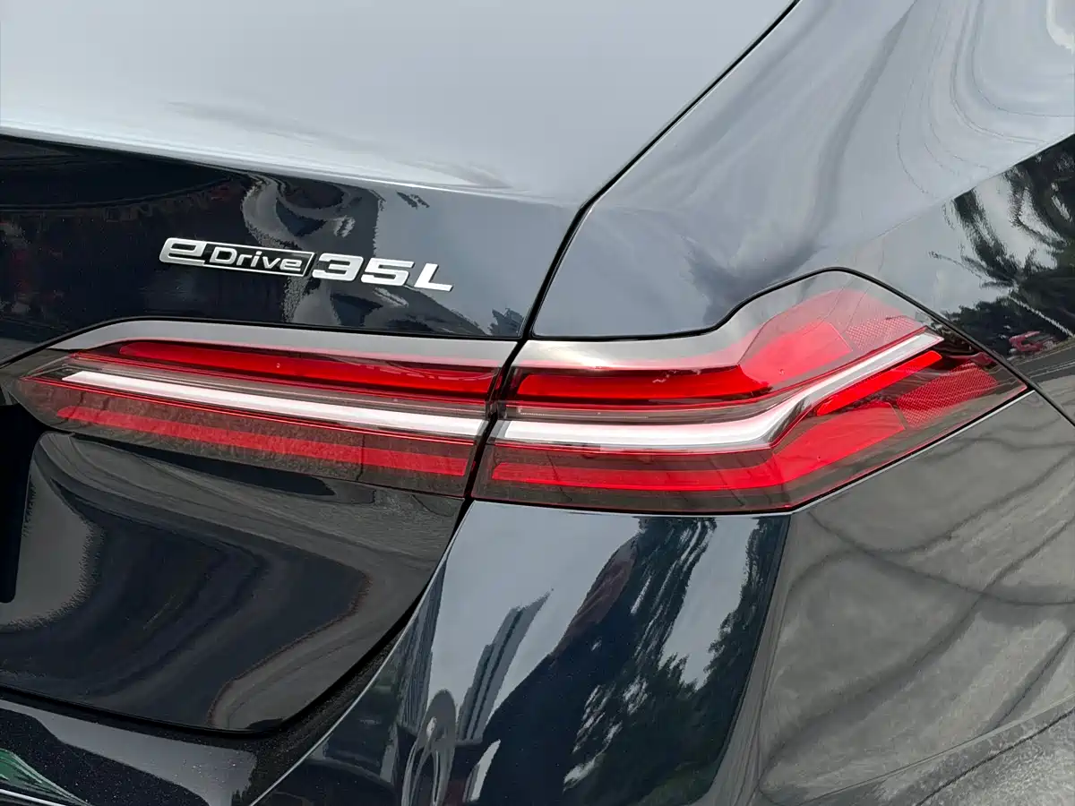BMW i5 2025 2024 eDrive 35L M Sport Package